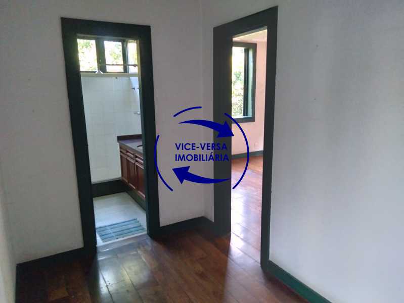 Conheça Circulação do imóvel - Gávea, parte nobre, Rua João Borges, casa com 308m² em condomínio fechado, em meio ao verde. - 1377-A - 26 Circulação - Gávea, parte nobre, Rua João Borges, casa com 308m² em condomínio fechado, em meio ao verde. - 1377-A - 26
