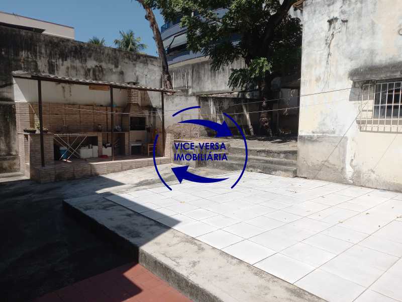 Conheça Fundos - Quintal do imóvel - Cachambi, próximo ao Norte Shopping, ampla casa (360 m² construídos), terreno 385m², 2 pavimentos independentes, serve diversas finalidades (residenciais ou comerciais). - 1425 - 30 Fundos - Quintal - Cachambi, próximo ao Norte Shopping, ampla casa (360 m² construídos), terreno 385m², 2 pavimentos independentes, serve diversas finalidades (residenciais ou comerciais). - 1425 - 30