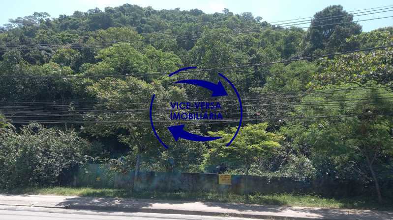 Conheça Frente do Terreno do imóvel - Estrada dos Bandeirantes 8.630, próximo ao Rio Centro. Amplo terreno com aproveitamento de cerca de 1.200 m2, com 37 metros de frente, para vários fins (residencial multifamiliar ou não residencial). - 1430 - 22 Frente do Terreno - Estrada dos Bandeirantes 8.630, próximo ao Rio Centro. Amplo terreno com aproveitamento de cerca de 1.200 m2, com 37 metros de frente, para vários fins (residencial multifamiliar ou não residencial). - 1430 - 22