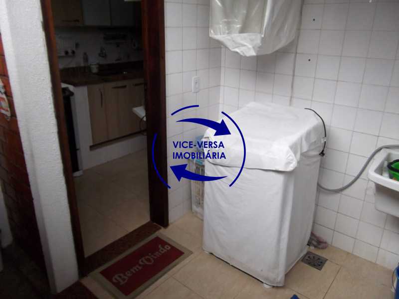 Conheça fundos-lavanderia do imóvel - Anil, Estrada Uruçanga, casa, condomínio fechado, 3 salas, varanda, 3 quartos (1 suíte), lavabo, piscina, churrasqueira! - 1106 - 9 fundos-lavanderia - Anil, Estrada Uruçanga, casa, condomínio fechado, 3 salas, varanda, 3 quartos (1 suíte), lavabo, piscina, churrasqueira! - 1106 - 9
