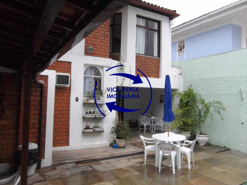 Conheça fundos-quintal do imóvel - Anil, Estrada Uruçanga, casa, condomínio fechado, 3 salas, varanda, 3 quartos (1 suíte), lavabo, piscina, churrasqueira! - 1106 - 11 fundos-quintal - Anil, Estrada Uruçanga, casa, condomínio fechado, 3 salas, varanda, 3 quartos (1 suíte), lavabo, piscina, churrasqueira! - 1106 - 11