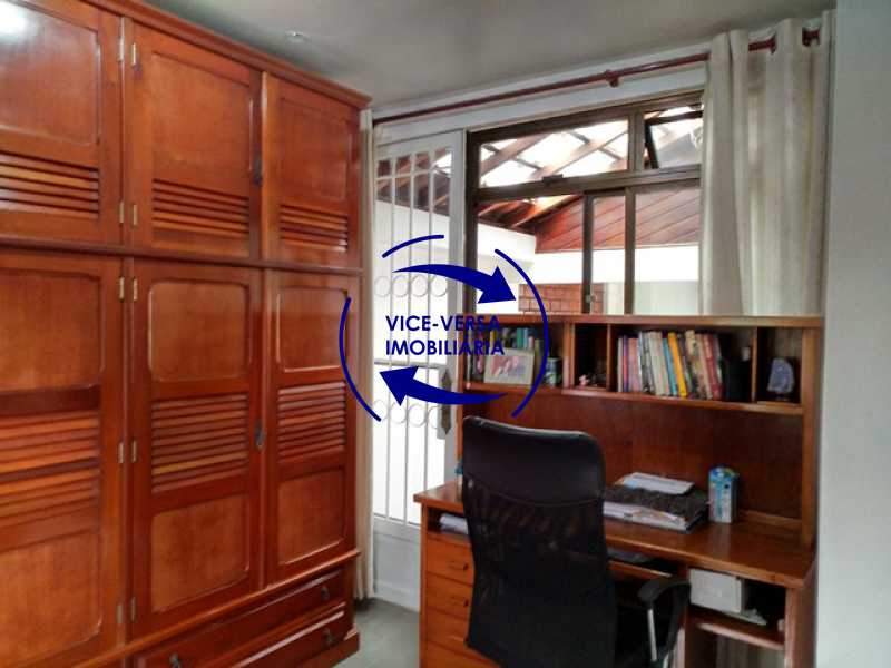 Conheça terceiro-quarto do imóvel - Anil, Estrada Uruçanga, casa, condomínio fechado, 3 salas, varanda, 3 quartos (1 suíte), lavabo, piscina, churrasqueira! - 1106 - 18 terceiro-quarto - Anil, Estrada Uruçanga, casa, condomínio fechado, 3 salas, varanda, 3 quartos (1 suíte), lavabo, piscina, churrasqueira! - 1106 - 18