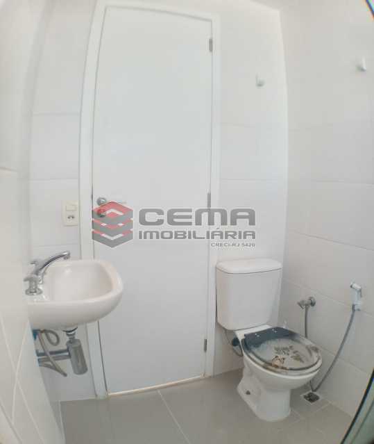 Conheça Banheiro social do imóvel - Apartamento 1 quarto para alugar Catete, Zona Sul RJ - R$ 2.700 - LAAP10907 - 17 Banheiro social - Apartamento 1 quarto para alugar Catete, Zona Sul RJ - R$ 2.700 - LAAP10907 - 17