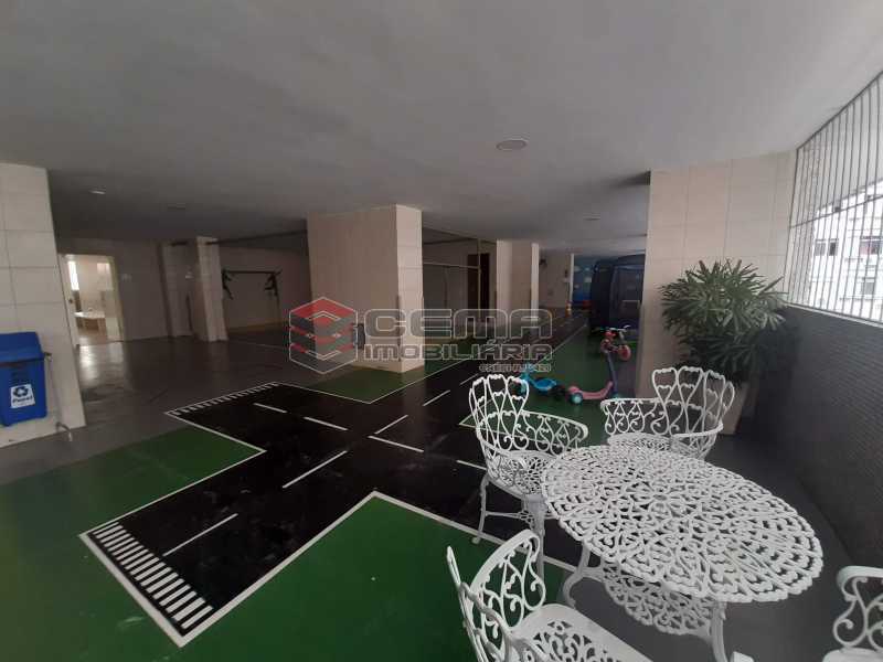 Conheça play do imóvel - Apartamento 2 quartos à venda Copacabana, Zona Sul RJ - R$ 599.000 - LAAP21585 - 15 play - Apartamento 2 quartos à venda Copacabana, Zona Sul RJ - R$ 599.000 - LAAP21585 - 15