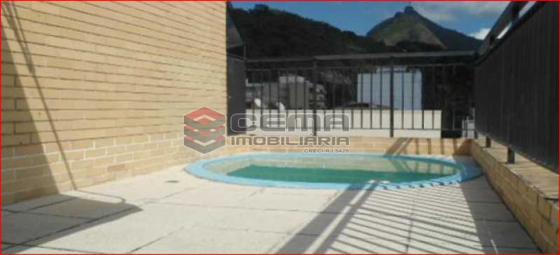 Conheça TERRAÇO, do imóvel - Cobertura ampla,clara e bem dividida. Duas salas espaçosas,4 Quartos.Suite.Dependência,terraço com piscina e Vaga escriturada - LACO40052 - 3 TERRAÇO, - Cobertura ampla,clara e bem dividida. Duas salas espaçosas,4 Quartos.Suite.Dependência,terraço com piscina e Vaga escriturada - LACO40052 - 3