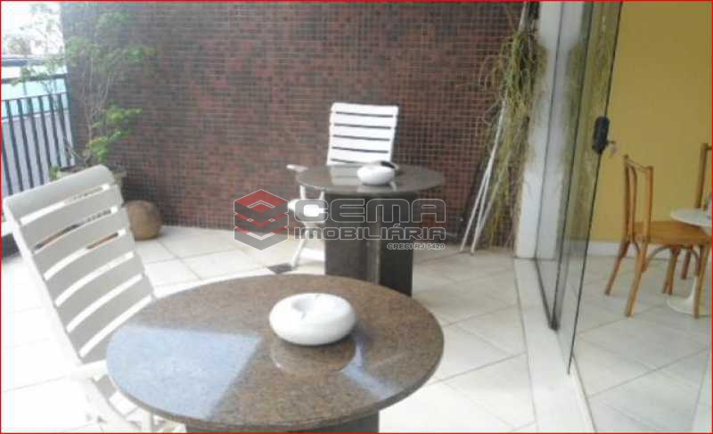 Conheça TERRAÇO; do imóvel - Cobertura ampla,clara e bem dividida. Duas salas espaçosas,4 Quartos.Suite.Dependência,terraço com piscina e Vaga escriturada - LACO40052 - 4 TERRAÇO; - Cobertura ampla,clara e bem dividida. Duas salas espaçosas,4 Quartos.Suite.Dependência,terraço com piscina e Vaga escriturada - LACO40052 - 4
