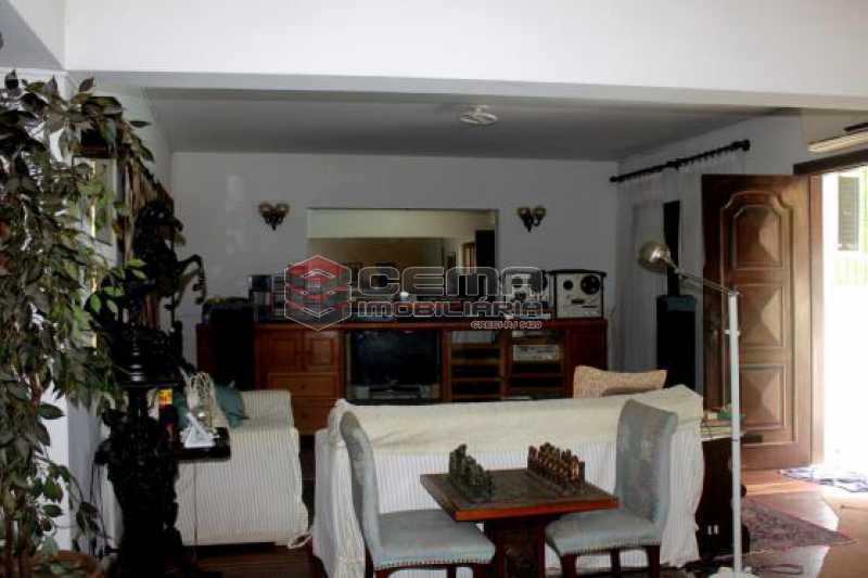 Conheça Sala do imóvel - Casa estilo sitio junto a todo verde.Salões.4 Quartos.suite. varandas. Dependência.Terraço com piscina e vaga ampla - LACA40046 - 4 Sala - Casa estilo sitio junto a todo verde.Salões.4 Quartos.suite. varandas. Dependência.Terraço com piscina e vaga ampla - LACA40046 - 4