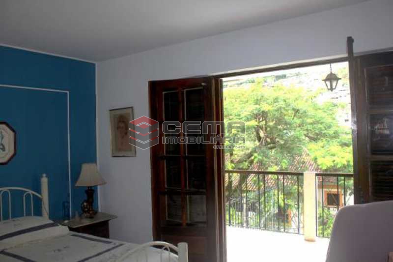Conheça Quarto1 do imóvel - Casa estilo sitio junto a todo verde.Salões.4 Quartos.suite. varandas. Dependência.Terraço com piscina e vaga ampla - LACA40046 - 11 Quarto1 - Casa estilo sitio junto a todo verde.Salões.4 Quartos.suite. varandas. Dependência.Terraço com piscina e vaga ampla - LACA40046 - 11