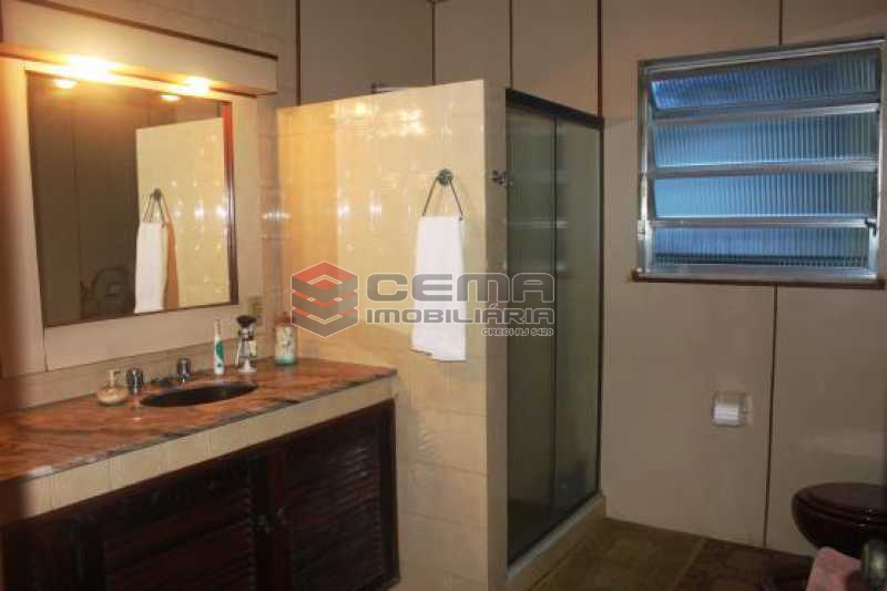 Conheça Banheiro social do imóvel - Casa estilo sitio junto a todo verde.Salões.4 Quartos.suite. varandas. Dependência.Terraço com piscina e vaga ampla - LACA40046 - 14 Banheiro social - Casa estilo sitio junto a todo verde.Salões.4 Quartos.suite. varandas. Dependência.Terraço com piscina e vaga ampla - LACA40046 - 14