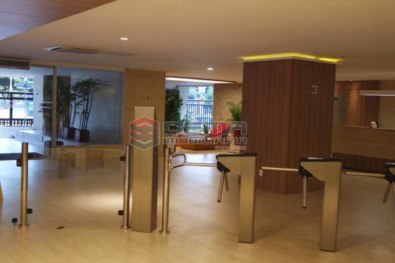 Conheça PORTARIA DO PRÉDIO do imóvel - Andar 825m² para alugar Flamengo, Zona Sul RJ - R$ 80.000 - LAAN00038 - 19 PORTARIA DO PRÉDIO - Andar 825m² para alugar Flamengo, Zona Sul RJ - R$ 80.000 - LAAN00038 - 19