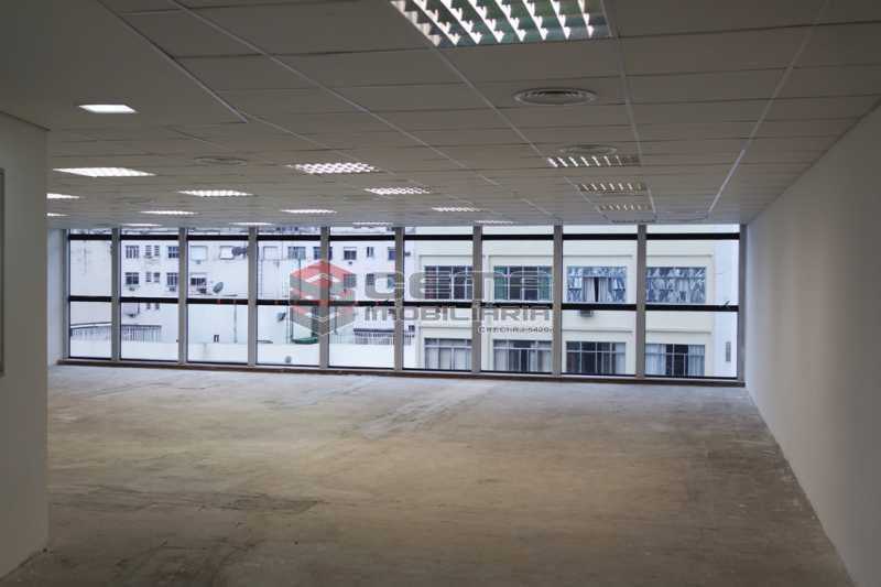 Conheça SALÃO do imóvel - Sala Comercial Para Alugar - Flamengo - Rio de Janeiro - RJ - LASL00173 - 4 SALÃO - Sala Comercial Para Alugar - Flamengo - Rio de Janeiro - RJ - LASL00173 - 4