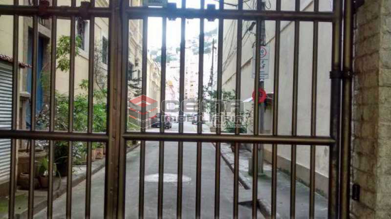 Conheça entrada do imóvel - Casa de Vila à venda Rua do Catete,Glória, Zona Sul RJ - R$ 1.390.000 - LACV40012 - 18 entrada - Casa de Vila à venda Rua do Catete,Glória, Zona Sul RJ - R$ 1.390.000 - LACV40012 - 18