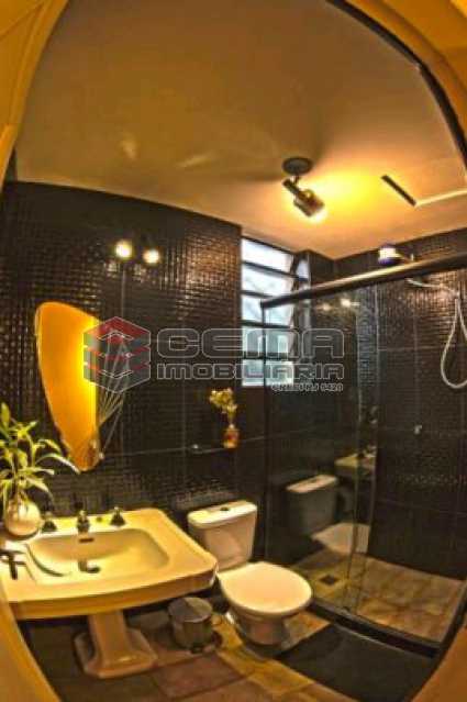 Conheça banheiro 1 do imóvel - Casa Duplex no Cosme Velho - LACA60011 - 17 banheiro 1 - Casa Duplex no Cosme Velho - LACA60011 - 17