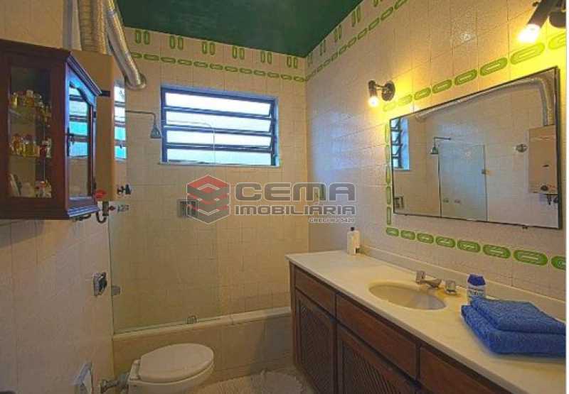 Conheça banheiro 2 do imóvel - Casa Duplex no Cosme Velho - LACA60011 - 28 banheiro 2 - Casa Duplex no Cosme Velho - LACA60011 - 28