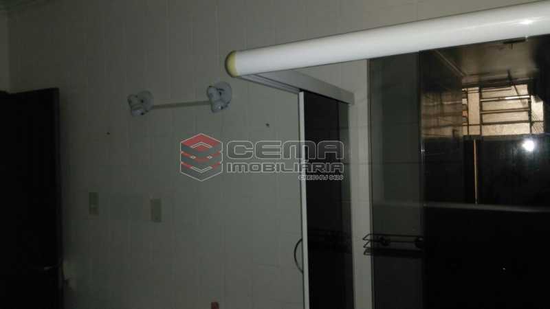 Conheça banheiro do imóvel - Apartamento andar alto com vista livre e Cristo em Botafogo - LAAP11242 - 19 banheiro - Apartamento andar alto com vista livre e Cristo em Botafogo - LAAP11242 - 19