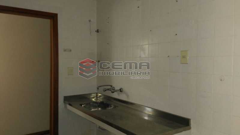 Conheça cozinha do imóvel - Apartamento andar alto com vista livre e Cristo em Botafogo - LAAP11242 - 25 cozinha - Apartamento andar alto com vista livre e Cristo em Botafogo - LAAP11242 - 25