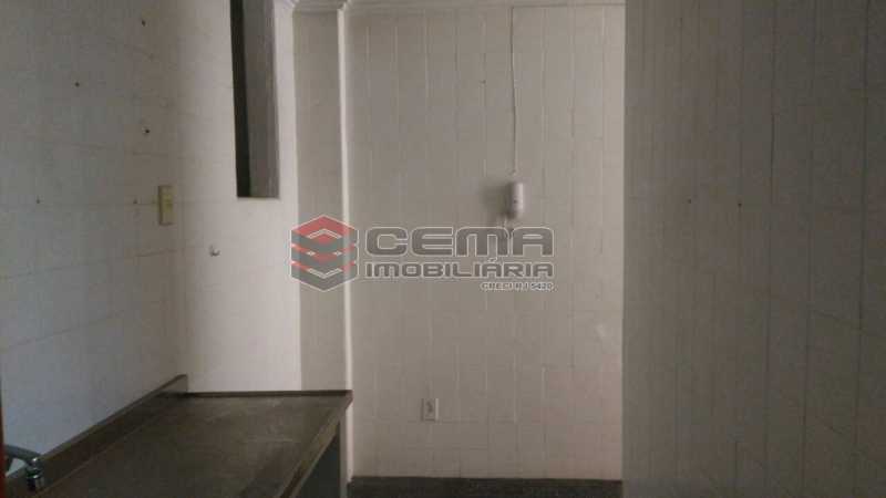 Conheça cozinha do imóvel - Apartamento andar alto com vista livre e Cristo em Botafogo - LAAP11242 - 26 cozinha - Apartamento andar alto com vista livre e Cristo em Botafogo - LAAP11242 - 26