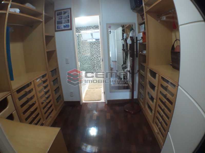 Conheça Closet suíte 2 do imóvel - Apartamento À Venda - Flamengo - Rio de Janeiro - RJ - LAAP22719 - 13 Closet suíte 2 - Apartamento À Venda - Flamengo - Rio de Janeiro - RJ - LAAP22719 - 13