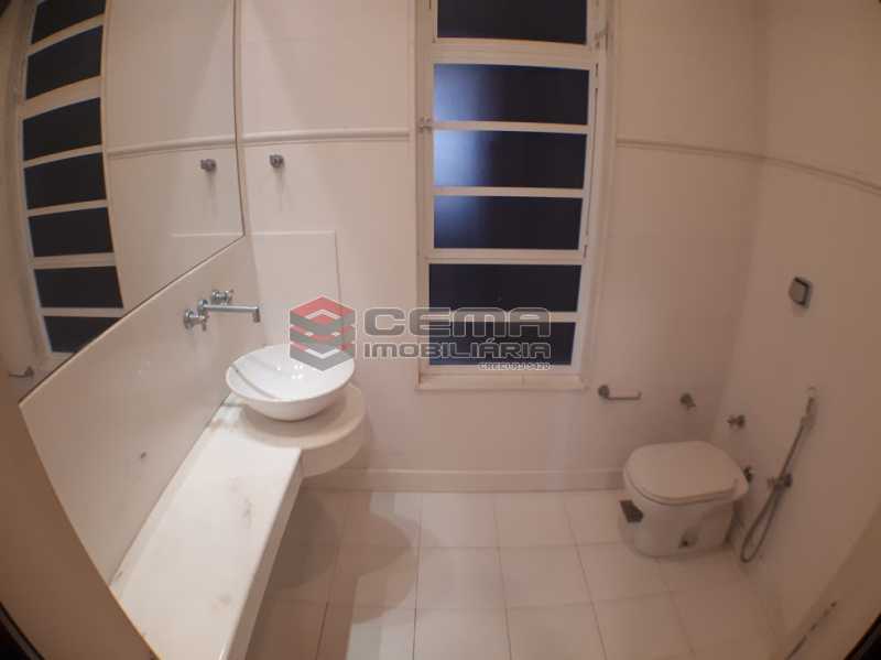 Conheça lavabo do imóvel - Atlântica. Apartamento 4 quartos com 2 vagas. - LAAP40495 - 11 lavabo - Atlântica. Apartamento 4 quartos com 2 vagas. - LAAP40495 - 11