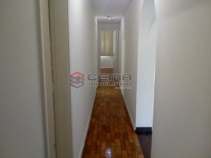 Conheça Circulação do imóvel - Excelente Apartamento 3 quartos com vaga no Catete - LAAP32461 - 12 Circulação - Excelente Apartamento 3 quartos com vaga no Catete - LAAP32461 - 12