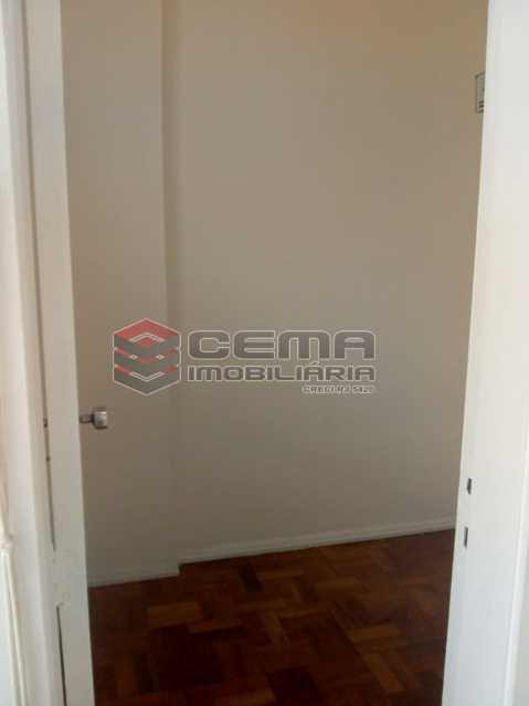 Conheça Dependencia do imóvel - Excelente Apartamento 3 quartos com vaga no Catete - LAAP32461 - 11 Dependencia - Excelente Apartamento 3 quartos com vaga no Catete - LAAP32461 - 11
