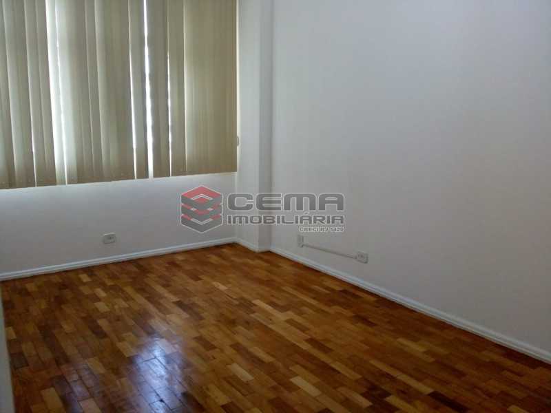 Conheça Quarto C - Armários 3 do imóvel - Excelente Apartamento 3 quartos com vaga no Catete - LAAP32461 - 19 Quarto C - Armários 3 - Excelente Apartamento 3 quartos com vaga no Catete - LAAP32461 - 19