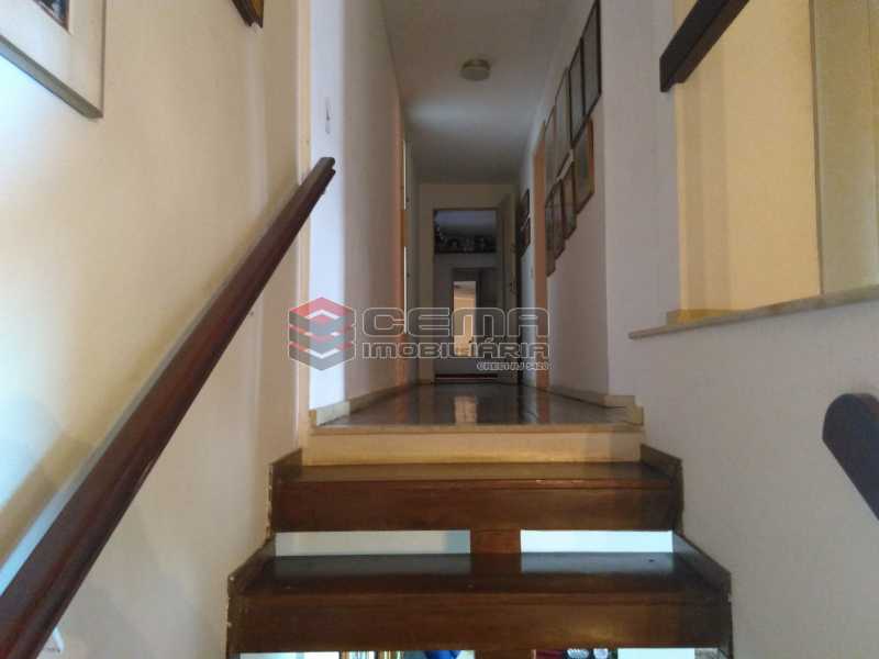 Conheça 5.circulação do imóvel - CASA DUPLEX EM LARANJEIRAS - LACA40067 - 11 5.circulação - CASA DUPLEX EM LARANJEIRAS - LACA40067 - 11