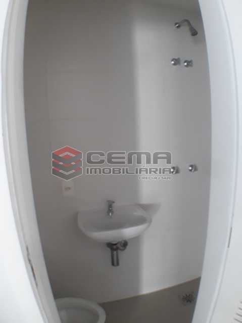 Conheça Banheiro serviço do imóvel - Apartamento 2 quartos para alugar Catete, Zona Sul RJ - R$ 2.500 - LAAP23078 - 16 Banheiro serviço - Apartamento 2 quartos para alugar Catete, Zona Sul RJ - R$ 2.500 - LAAP23078 - 16