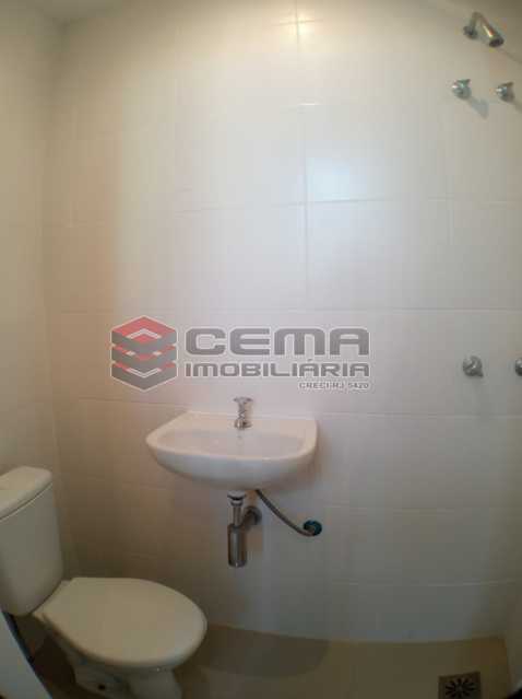 Conheça Banheiro de serviço do imóvel - Apartamento 2 quartos para alugar Catete, Zona Sul RJ - R$ 2.500 - LAAP23171 - 22 Banheiro de serviço - Apartamento 2 quartos para alugar Catete, Zona Sul RJ - R$ 2.500 - LAAP23171 - 22