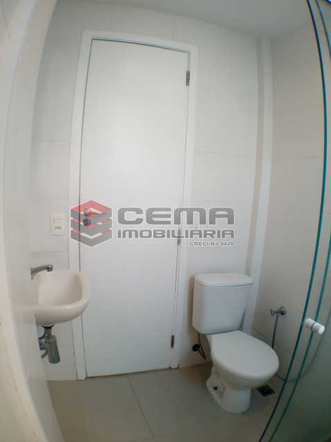 Conheça Banheiro suíte do imóvel - Apartamento 2 quartos para alugar Catete, Zona Sul RJ - R$ 2.500 - LAAP23171 - 10 Banheiro suíte - Apartamento 2 quartos para alugar Catete, Zona Sul RJ - R$ 2.500 - LAAP23171 - 10