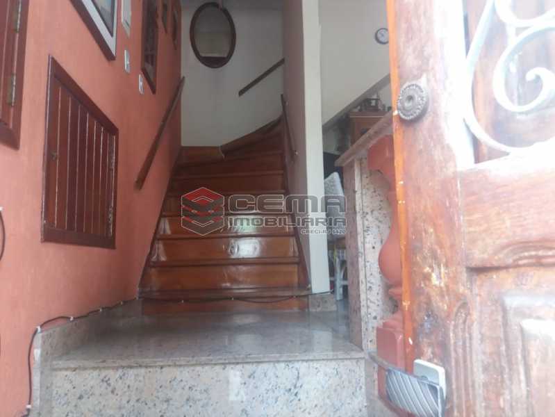 Conheça entrada do imóvel - Casa à venda Rua Barão de Guaratiba,Glória, Zona Sul RJ - R$ 970.000 - LACA40076 - 5 entrada - Casa à venda Rua Barão de Guaratiba,Glória, Zona Sul RJ - R$ 970.000 - LACA40076 - 5