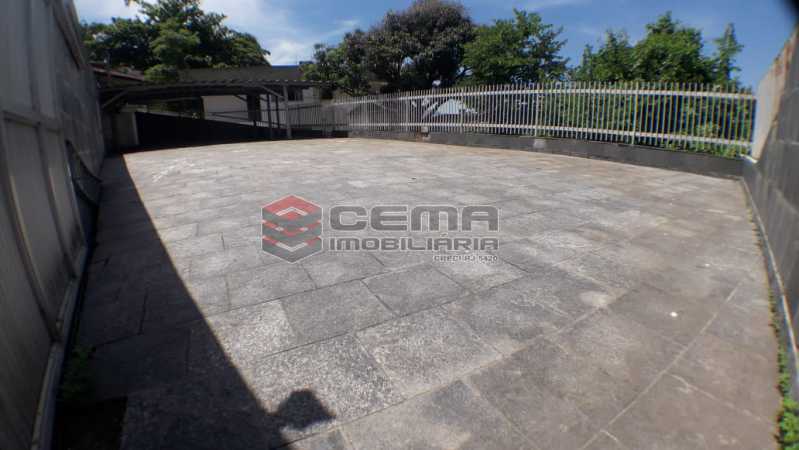 Conheça Garagem descoberta do imóvel - Casa à venda Rua General Mariante,Laranjeiras, Zona Sul RJ - R$ 2.500.000 - LACA30059 - 30 Garagem descoberta - Casa à venda Rua General Mariante,Laranjeiras, Zona Sul RJ - R$ 2.500.000 - LACA30059 - 30