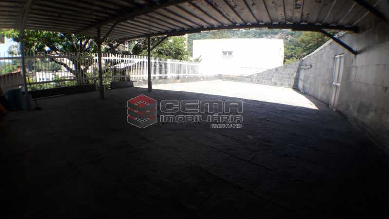 Conheça Garagem coberta do imóvel - Casa à venda Rua General Mariante,Laranjeiras, Zona Sul RJ - R$ 2.500.000 - LACA30059 - 31 Garagem coberta - Casa à venda Rua General Mariante,Laranjeiras, Zona Sul RJ - R$ 2.500.000 - LACA30059 - 31