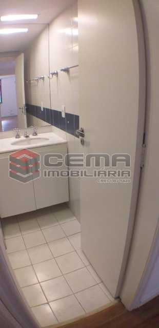 Conheça Banheiro Social 2 do imóvel - Apartamento 3 Quartos Para Alugar Jardim Botânico, Zona Sul RJ - R$ 4.100 - LAAP33168 - 28 Banheiro Social 2 - Apartamento 3 Quartos Para Alugar Jardim Botânico, Zona Sul RJ - R$ 4.100 - LAAP33168 - 28