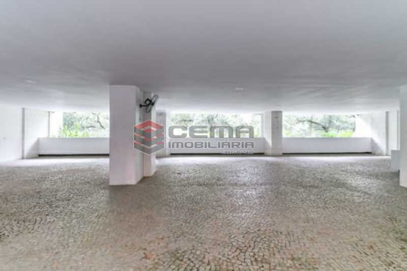 Conheça play do imóvel - Localização privilegiada Apartamento Duplex da Av. Oswaldo Cruz - LAAP23885 - 25 play - Localização privilegiada Apartamento Duplex da Av. Oswaldo Cruz - LAAP23885 - 25