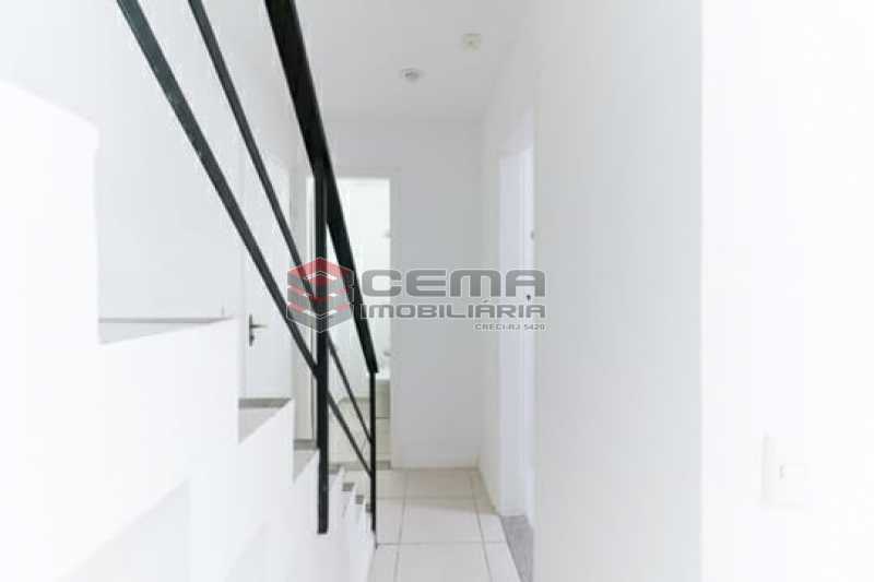 Conheça escadas do imóvel - Localização privilegiada Apartamento Duplex da Av. Oswaldo Cruz - LAAP23885 - 12 escadas - Localização privilegiada Apartamento Duplex da Av. Oswaldo Cruz - LAAP23885 - 12