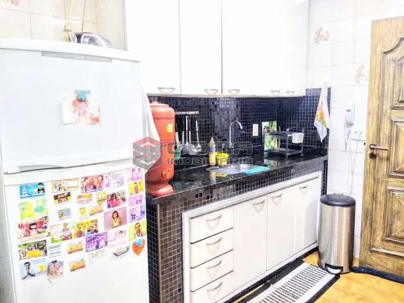Conheça Cozinha com Armários Planejad do imóvel - Apartamento À Venda Rua Arriba,Cacuia, Rio de Janeiro - R$ 498.000 - LAAP33429 - 11 Cozinha com Armários Planejad - Apartamento À Venda Rua Arriba,Cacuia, Rio de Janeiro - R$ 498.000 - LAAP33429 - 11