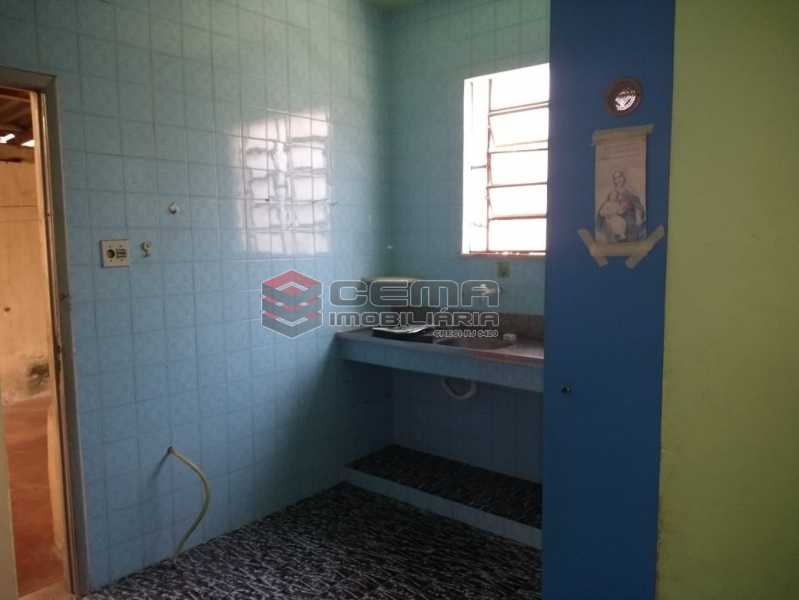 Conheça cozinha casa principal angulo do imóvel - VENDO CASA RUA PAIVA EM QUINTINO - OPORTUNIDADE!! - LACA30070 - 24 cozinha casa principal angulo - VENDO CASA RUA PAIVA EM QUINTINO - OPORTUNIDADE!! - LACA30070 - 24