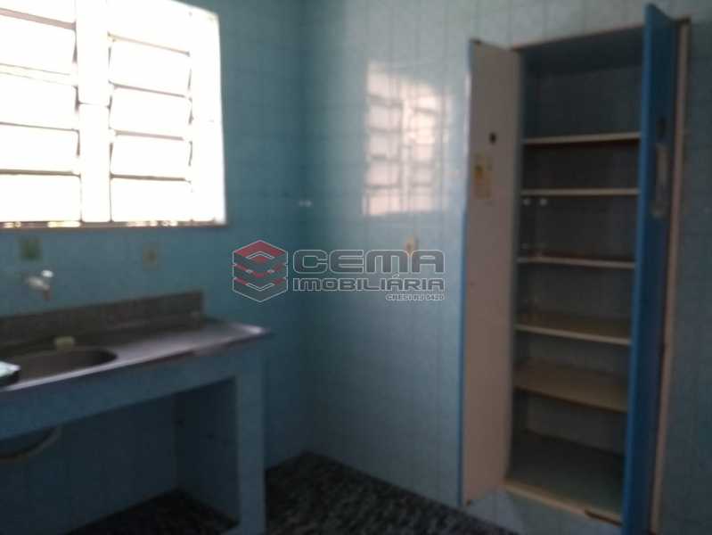 Conheça cozinha casa principal. do imóvel - VENDO CASA RUA PAIVA EM QUINTINO - OPORTUNIDADE!! - LACA30070 - 26 cozinha casa principal. - VENDO CASA RUA PAIVA EM QUINTINO - OPORTUNIDADE!! - LACA30070 - 26