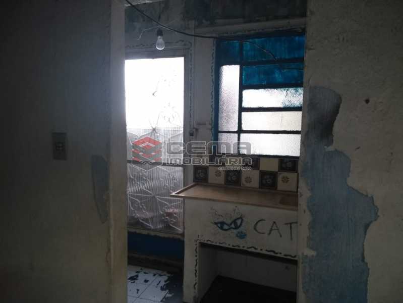 Conheça entrada casa parte de trás. do imóvel - VENDO CASA RUA PAIVA EM QUINTINO - OPORTUNIDADE!! - LACA30070 - 25 entrada casa parte de trás. - VENDO CASA RUA PAIVA EM QUINTINO - OPORTUNIDADE!! - LACA30070 - 25
