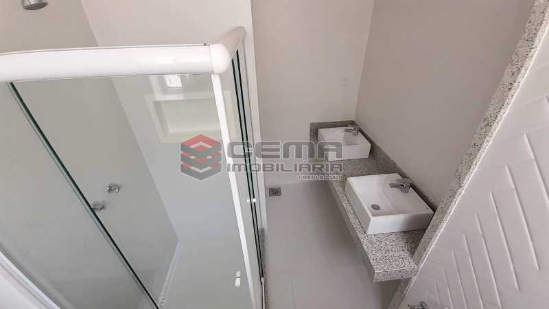 Conheça Banheiro Suíte do imóvel - Apartamento 3 quartos para alugar Copacabana, Zona Sul RJ - R$ 5.800 - LAAP33672 - 17 Banheiro Suíte - Apartamento 3 quartos para alugar Copacabana, Zona Sul RJ - R$ 5.800 - LAAP33672 - 17