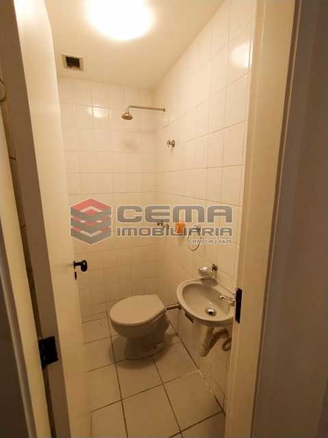 Conheça Banheiro de serviço do imóvel - Apartamento 3 quartos para alugar Jardim Botânico, Zona Sul RJ - R$ 3.200 - LAAP33689 - 23 Banheiro de serviço - Apartamento 3 quartos para alugar Jardim Botânico, Zona Sul RJ - R$ 3.200 - LAAP33689 - 23