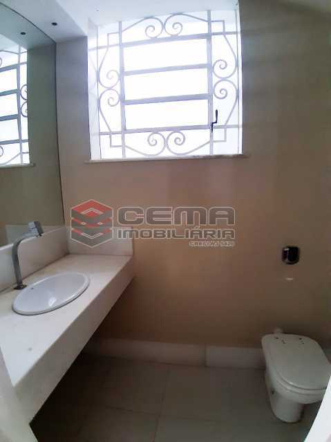 Conheça lavabo do imóvel - Casa de Luxo Urca - LACA40107 - 27 lavabo - Casa de Luxo Urca - LACA40107 - 27
