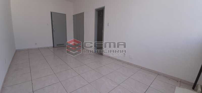 Conheça Sala do imóvel - Kitnet/Conjugado 26m² para alugar Laranjeiras, Zona Sul RJ - R$ 800 - LAKI01334 - 6 Sala - Kitnet/Conjugado 26m² para alugar Laranjeiras, Zona Sul RJ - R$ 800 - LAKI01334 - 6