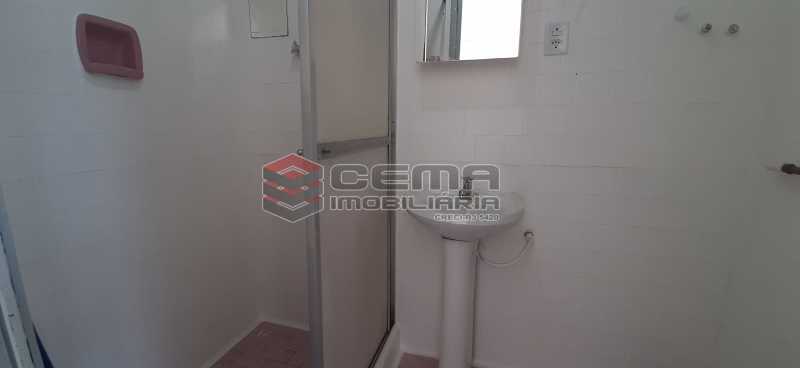 Conheça Banheiro do imóvel - Kitnet/Conjugado 26m² para alugar Laranjeiras, Zona Sul RJ - R$ 800 - LAKI01334 - 10 Banheiro - Kitnet/Conjugado 26m² para alugar Laranjeiras, Zona Sul RJ - R$ 800 - LAKI01334 - 10