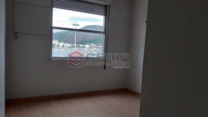 Conheça quarto 1 do imóvel - Apartamento à venda Avenida Rui Barbosa,Flamengo, Zona Sul RJ - R$ 950.000 - LAAP33931 - 10 quarto 1 - Apartamento à venda Avenida Rui Barbosa,Flamengo, Zona Sul RJ - R$ 950.000 - LAAP33931 - 10