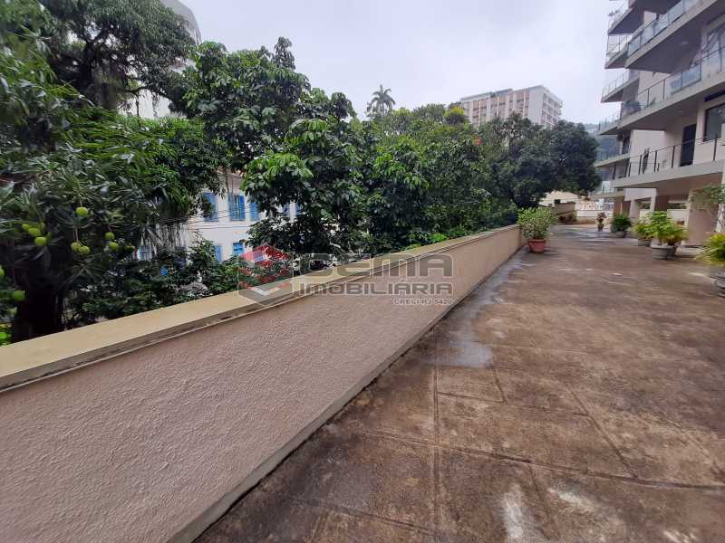 Conheça 20201118_161427 do imóvel - Apartamento para alugar com 1 quarto e 1 vaga na garagem em Cosme Velho, Zona Sul Rio de Janeiro RJ. 77m2 - LAAP12722 - 14 20201118_161427 - Apartamento para alugar com 1 quarto e 1 vaga na garagem em Cosme Velho, Zona Sul Rio de Janeiro RJ. 77m2 - LAAP12722 - 14