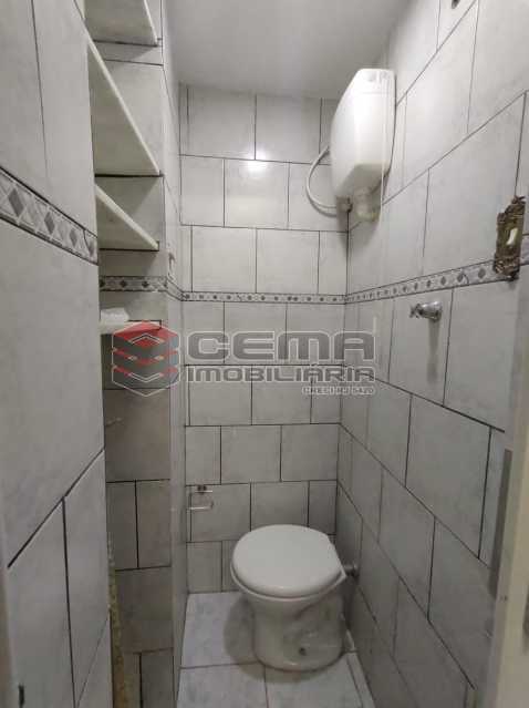 Conheça banheiro de serviço do imóvel - Apartamento 2 quartos, mobiliado, Rua do Russel, GLÓRIA-RJ - LAAP24960 - 20 banheiro de serviço - Apartamento 2 quartos, mobiliado, Rua do Russel, GLÓRIA-RJ - LAAP24960 - 20