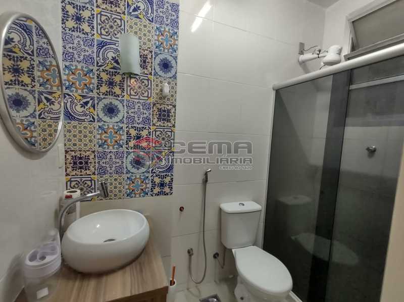 Conheça banheiro social do imóvel - Apartamento 2 quartos, mobiliado, Rua do Russel, GLÓRIA-RJ - LAAP24960 - 13 banheiro social - Apartamento 2 quartos, mobiliado, Rua do Russel, GLÓRIA-RJ - LAAP24960 - 13