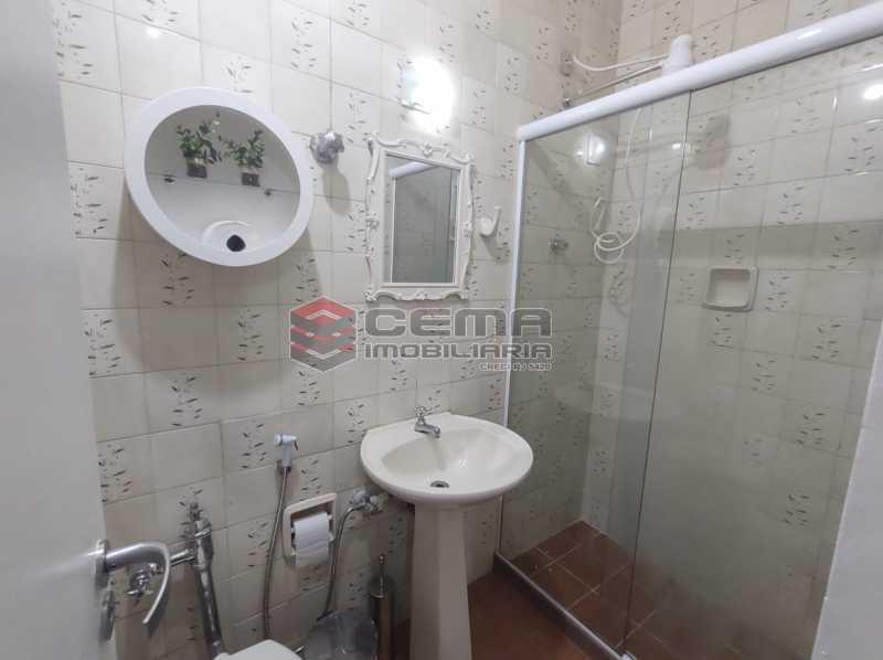 Conheça banheiro do imóvel - Excelente Conjugado mobiliado no Flamengo, perto do metrô. - LAKI10383 - 10 banheiro - Excelente Conjugado mobiliado no Flamengo, perto do metrô. - LAKI10383 - 10